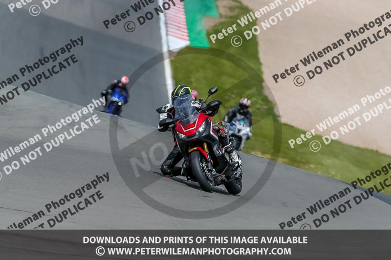 PJ Motorsport Photography;donington no limits trackday;donington park photographs;donington trackday photographs;no limits trackdays;peter wileman photography;trackday digital images;trackday photos